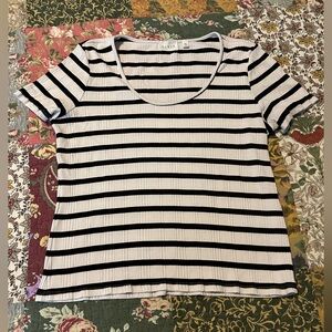 Cyrus ribbed/striped tee. Size XL